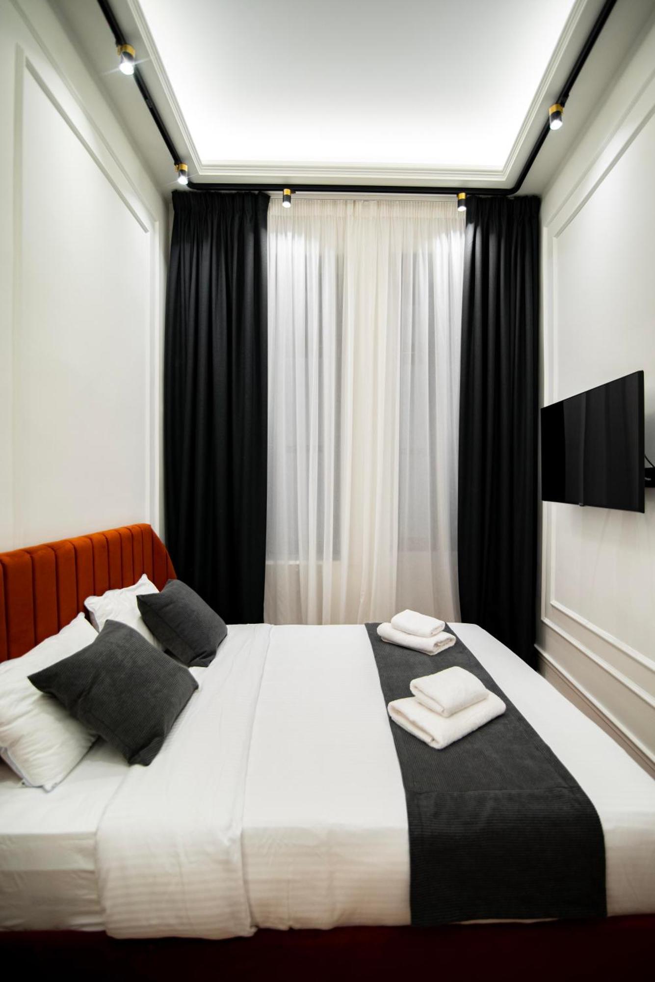 Hotel Icon Collection