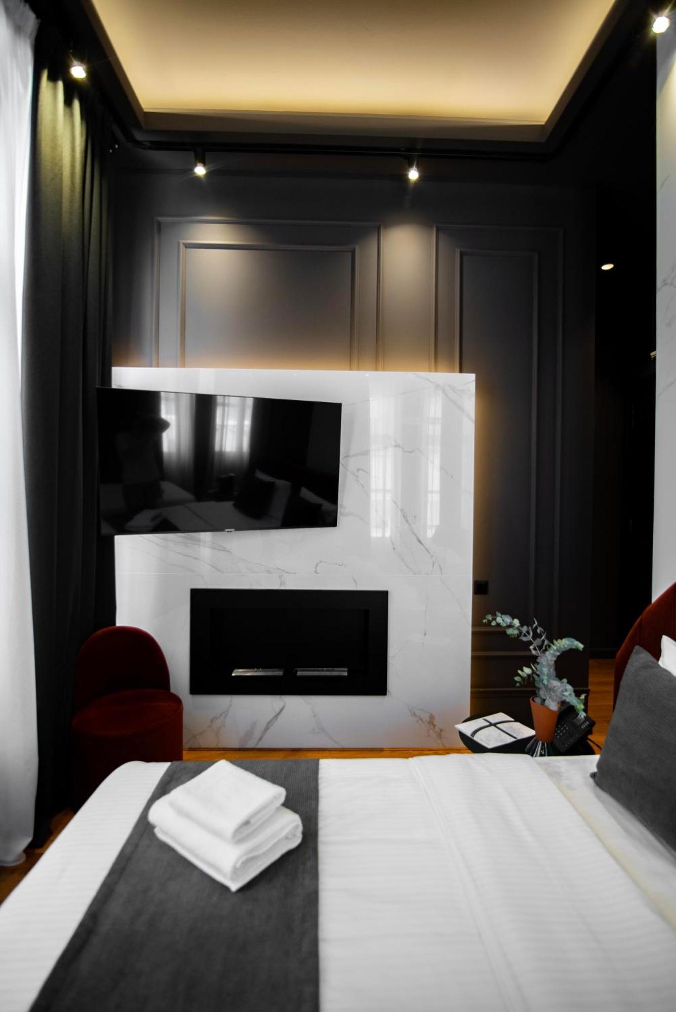 Hotel Icon Collection *
