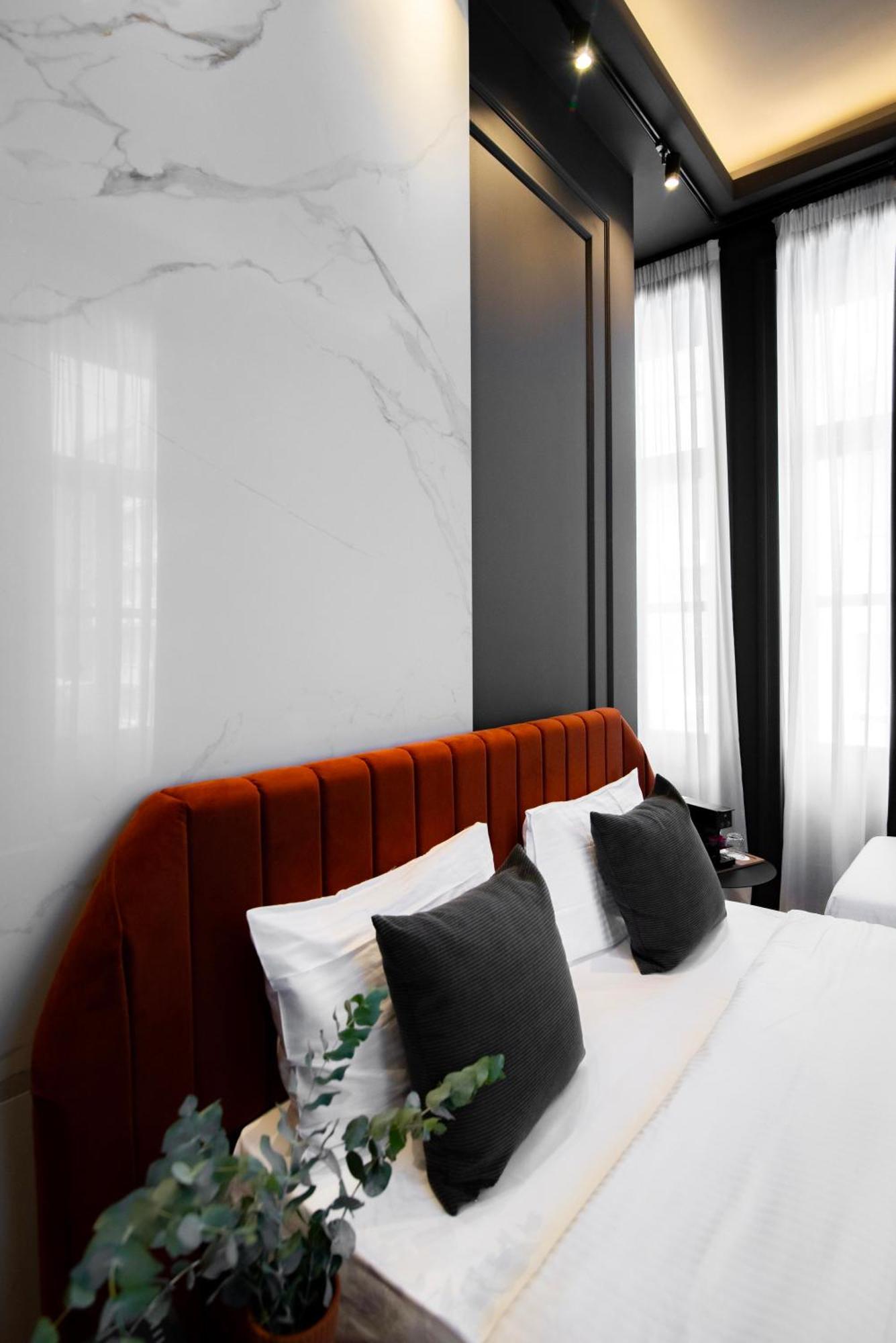 Hotel Icon Collection
